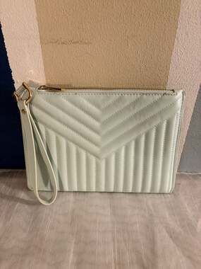 A New Day Mint Green Quilted Chevron Wristlet Clutch
